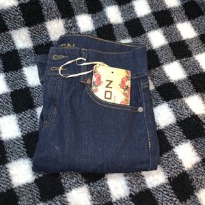 Cute Jeans, Stretchy and Comfortable. Easy to Wear